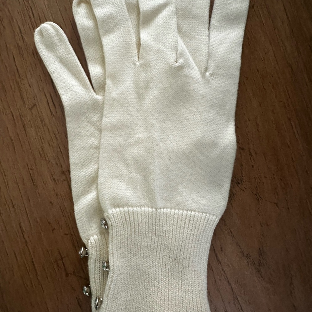 GUESS Ivory RHINESTONES buttons GLOVE 1 SIZE NEW WITH TAG